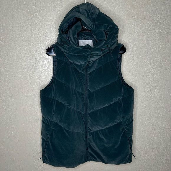 Athleta Green Lofty Velvet Hooded Puffer Vest Size L - Picture 2 of 5
